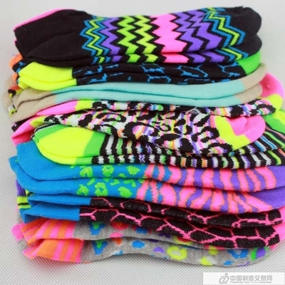 5毛襪子批發全攻略 廠家直銷庫存襪子，全棉滌棉混批一站購